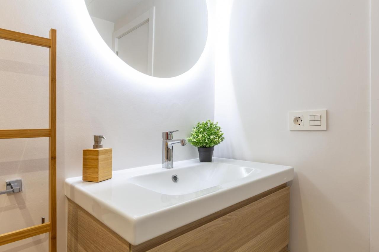 Apartamento Junto Al Faro .Marbella Centro.Vistas Mar Y El Puerto. Kültér fotó
